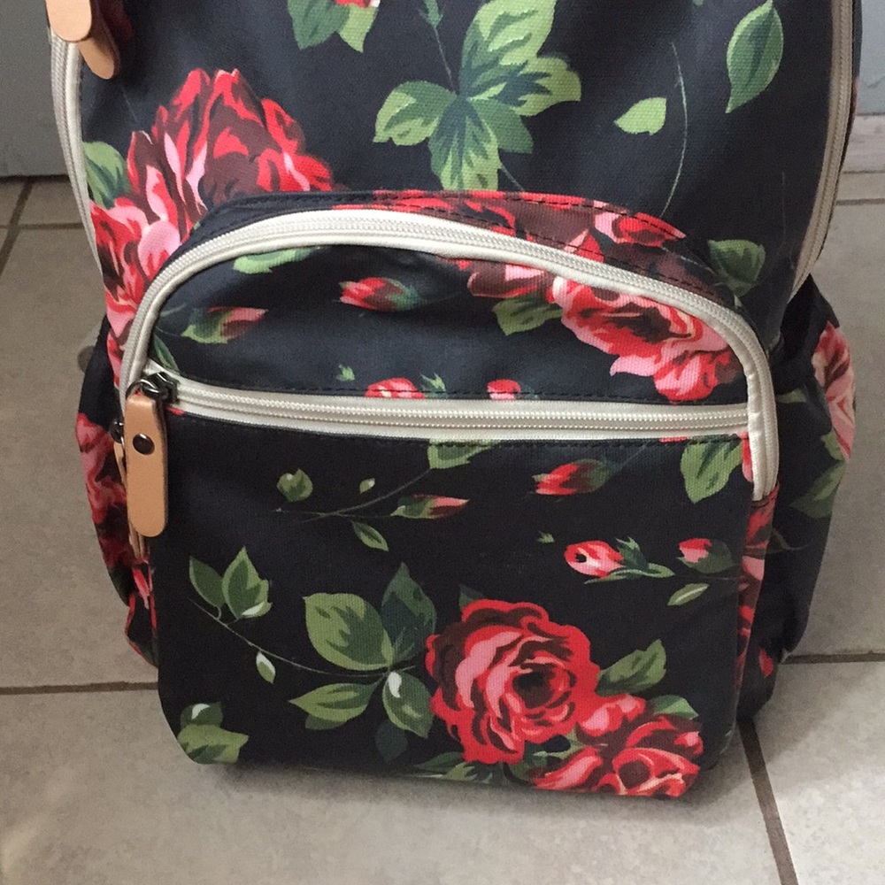 Backpack - Picture 5 of 9